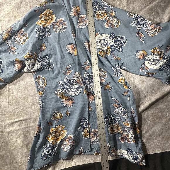 J Robert’s Women’s Floral Print Top Size Small - Picture 5 of 6